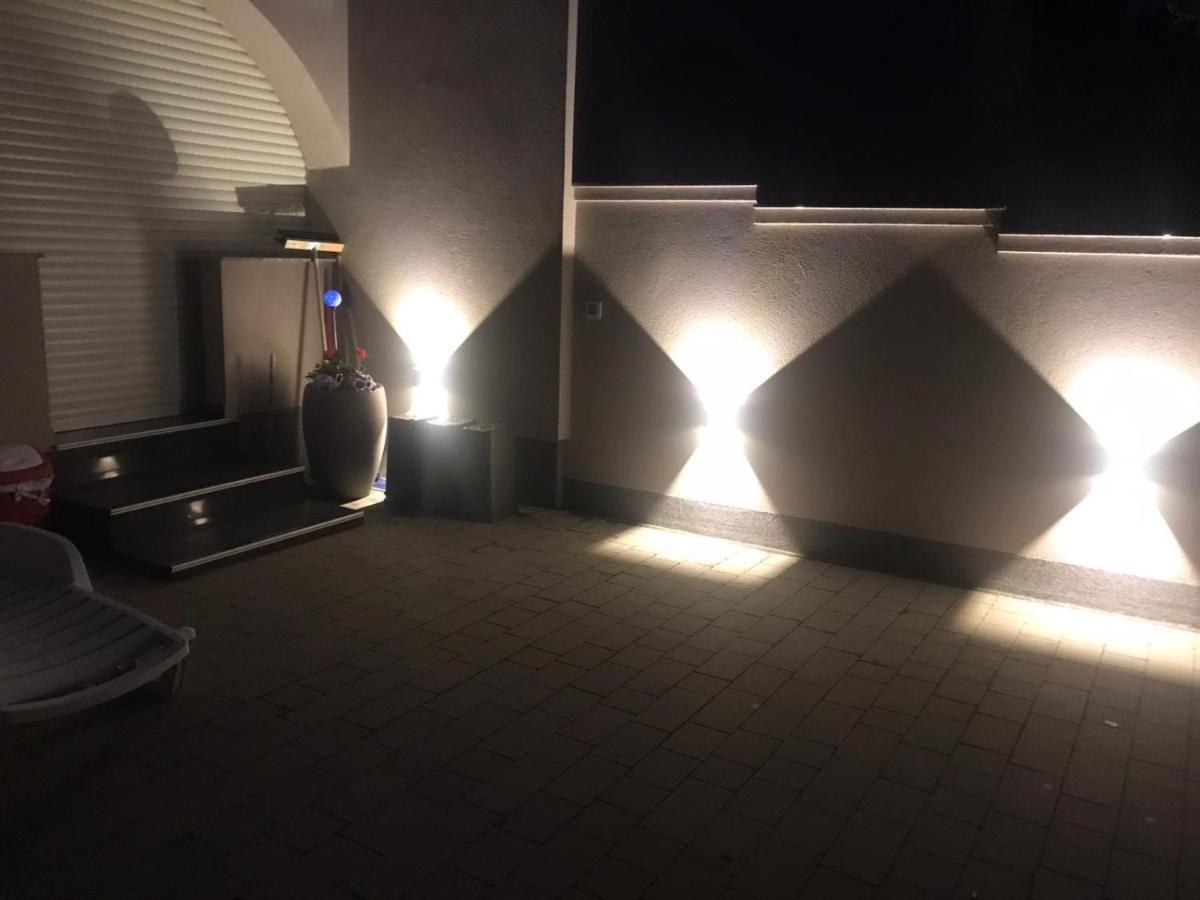 Apartman Petra 1 Vir Exterior photo