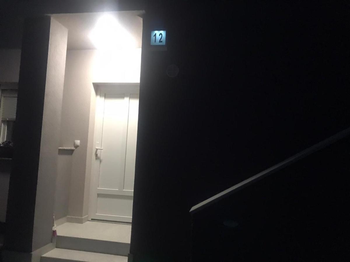 Apartman Petra 1 Vir Exterior photo
