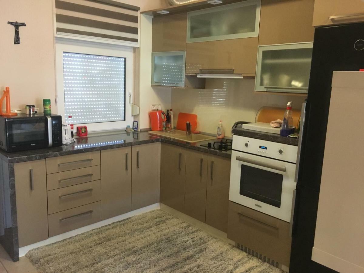 Apartman Petra 1 Vir Exterior photo