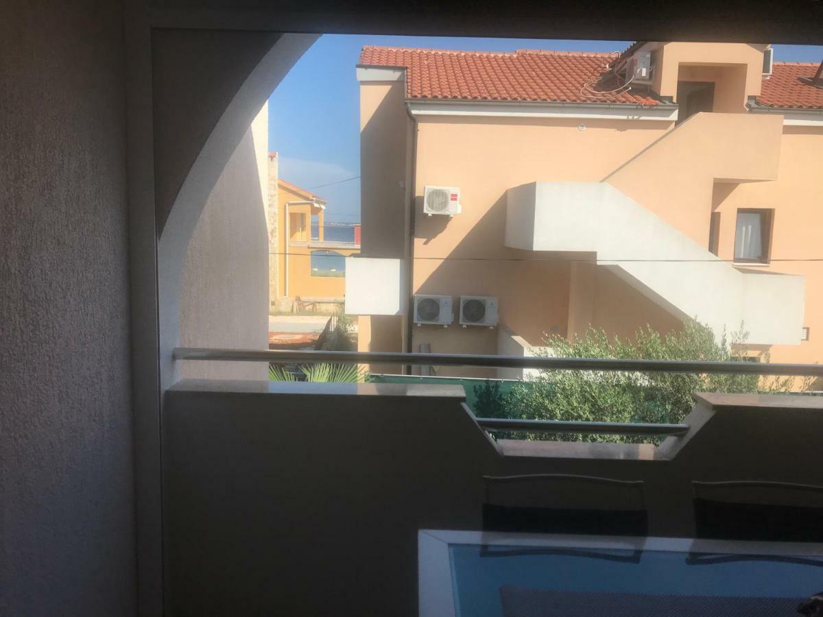 Apartman Petra 1 Vir Exterior photo