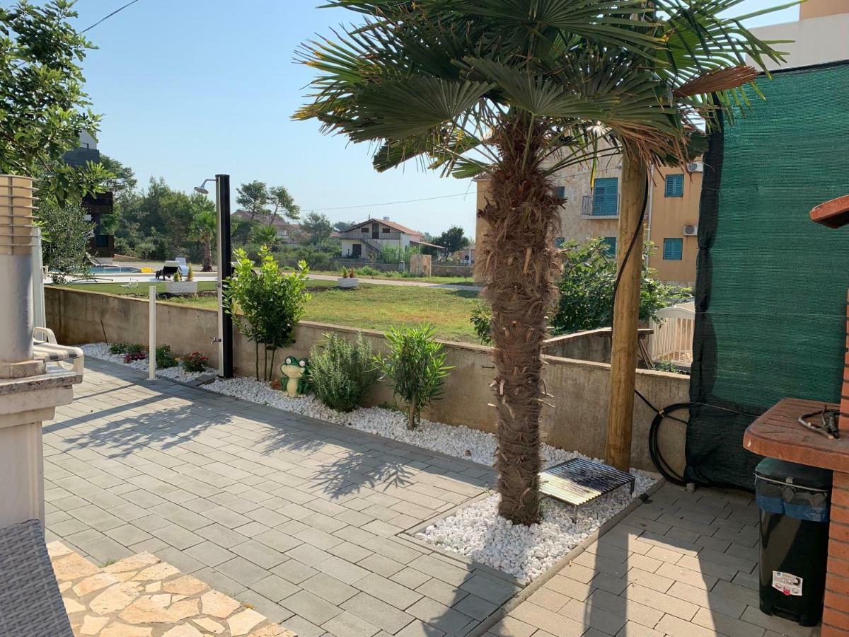 Apartman Petra 1 Vir Exterior photo